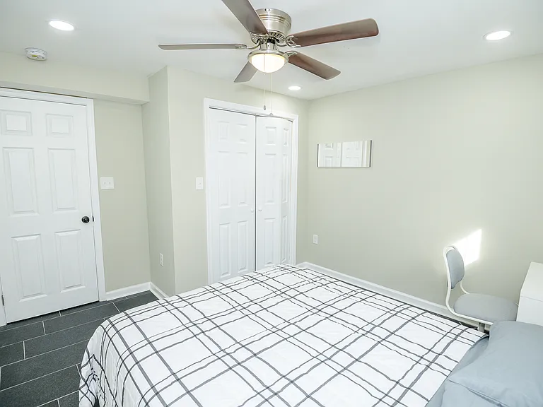 8007 Prince Georges Dr — Photo 20