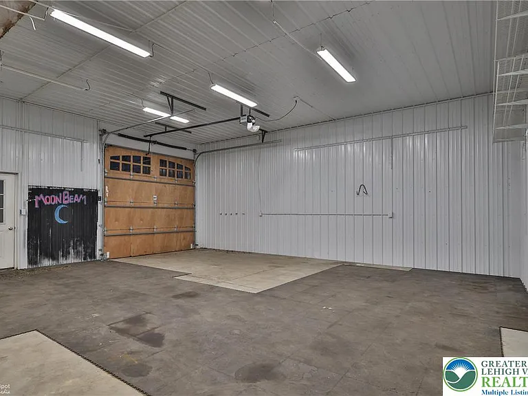 284 Walker Rd — Photo 14