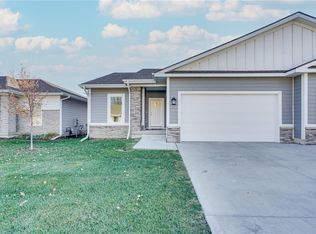 4425 Lower Beaver Rd, Des Moines, IA 50310