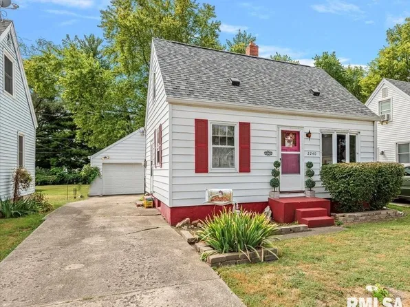 2240 E Keys Ave, Grandview, IL 62702