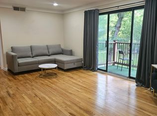 1209 Island Dr APT 202, Ann Arbor, MI 48105