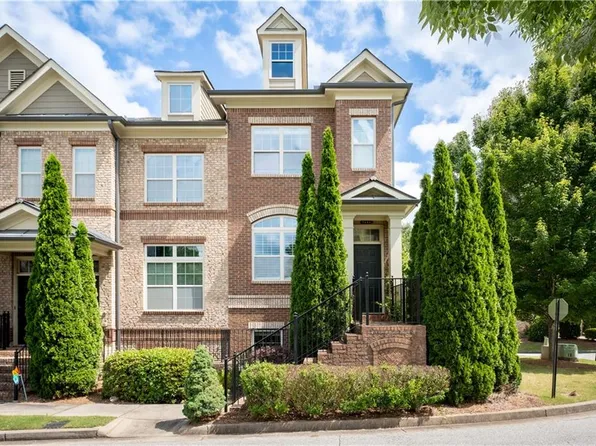 7490 Glisten Ave, Sandy Springs, GA 30328