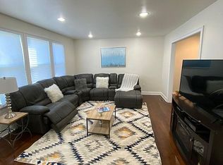 432 Wheatsheaf Rd, Roselle, NJ 07203