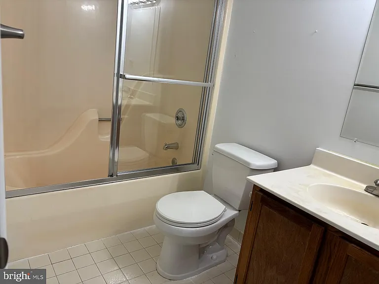 2219 Lowells Glen Rd #K — Photo 17