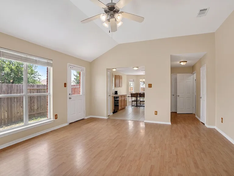 116 Meadow View Ln — Photo 5