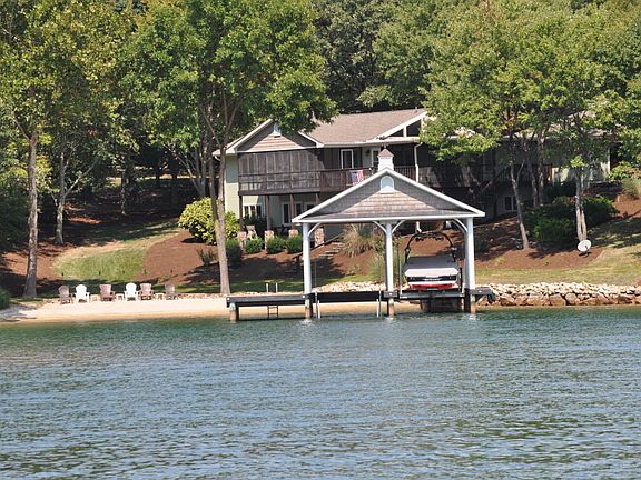 5th image of 112 Island Ln
