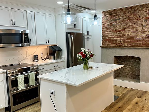 4th image of 1508 Swann St NW