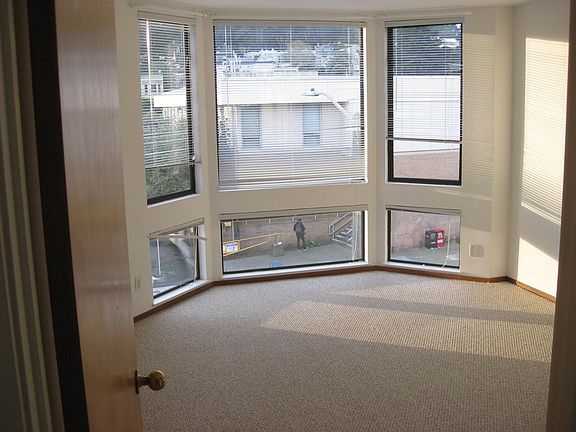 3rd image of 1380 Fell St APT 7