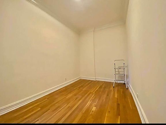 4th image of 148 W 68th St APT 3D