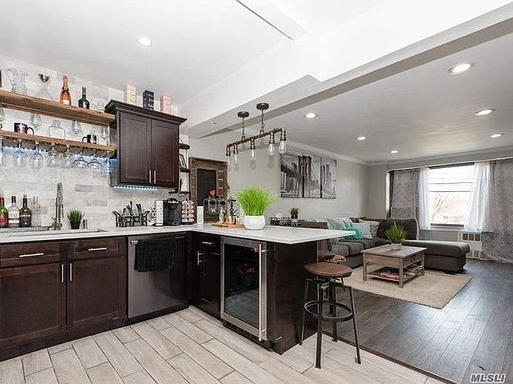 2nd image of 124 Smith St APT 1F