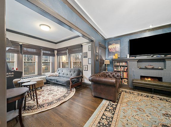 3rd image of 7637 N Bosworth Ave #1