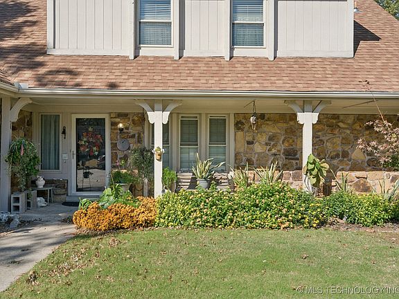 3rd image of 1516 W Jackson St