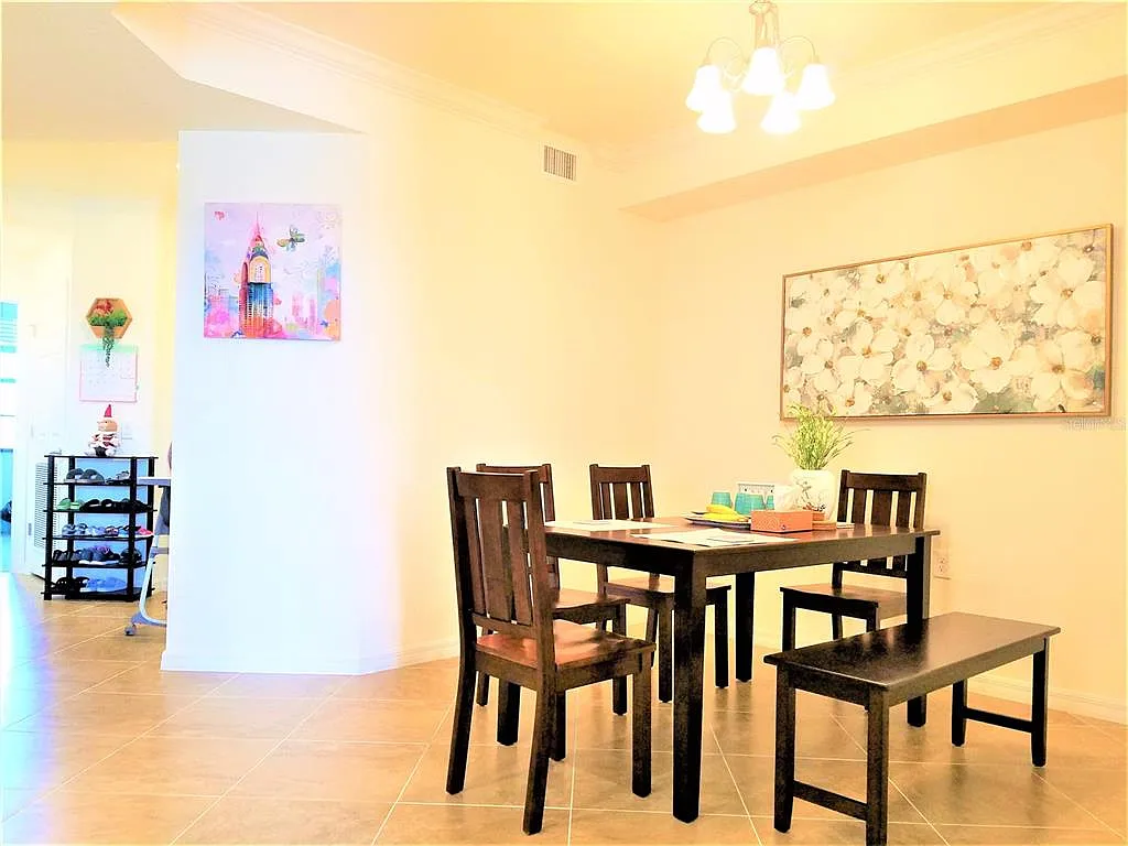 3 bed, 2.0 bath, 1286 sqft, $2,800 — Photo 2