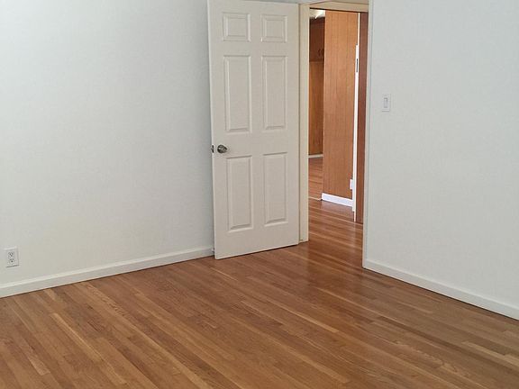 2nd image of 658 Molino Ave