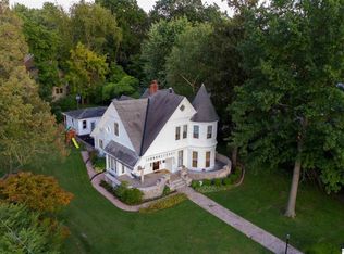 405 S 24th St, Quincy, IL 62301