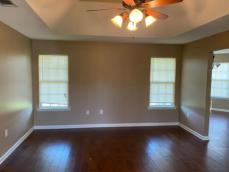 4898 Grant Dr — Photo 8