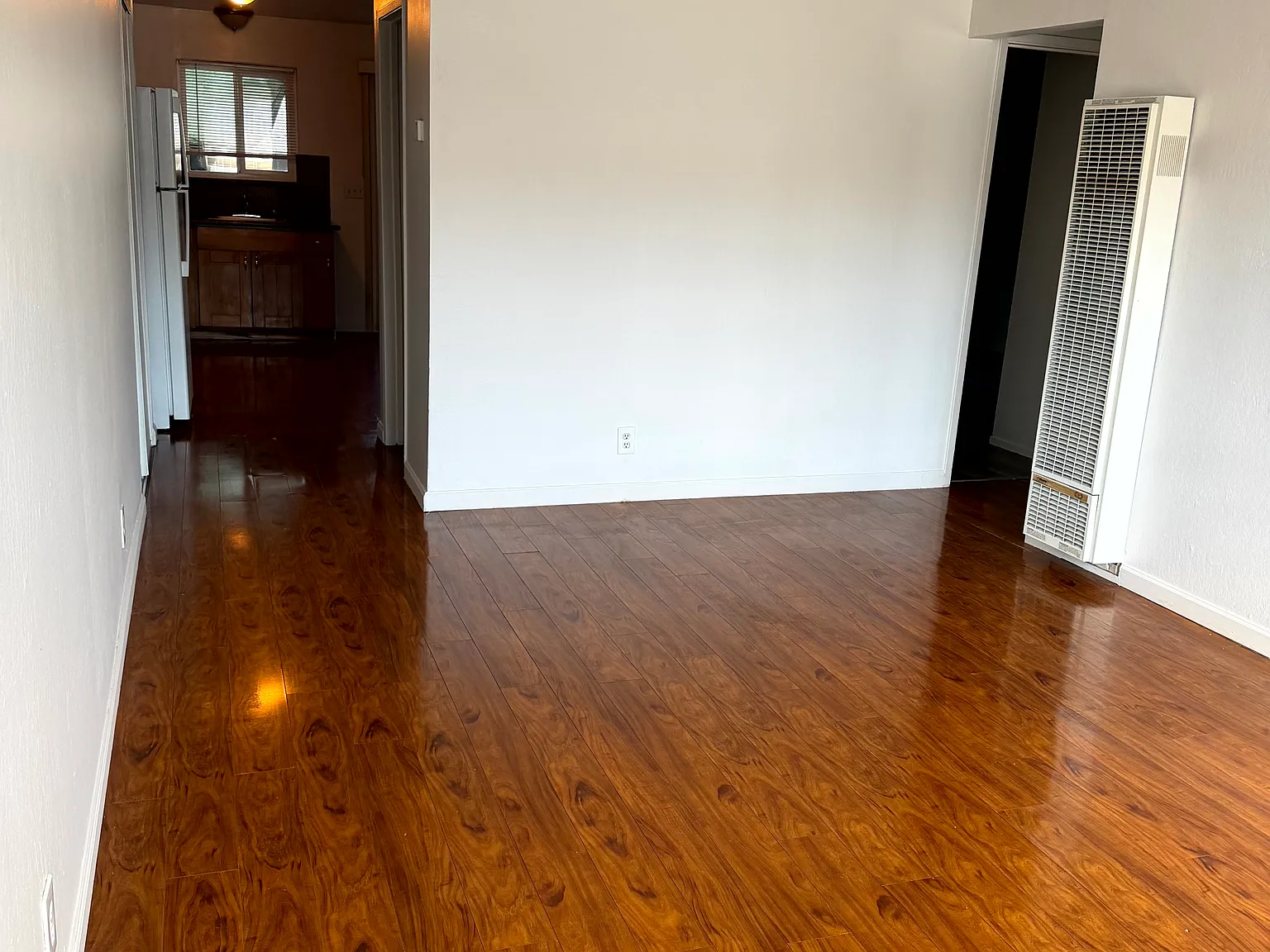 2 bed, 800 sqft, $2,300 — Photo 3