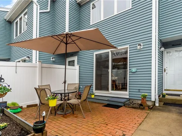 50 S Bay Dr Unit 19, Narragansett, RI 02882