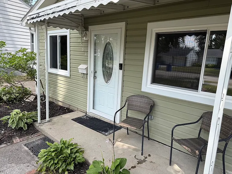 1961 Goulson Ave — Photo 2