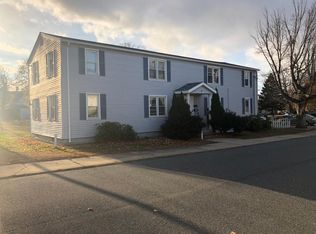 31 Richmond St APT 2R, Blackstone, MA 01504