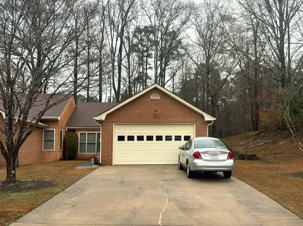 7101 Woodridge Ln, Union City, GA 30291