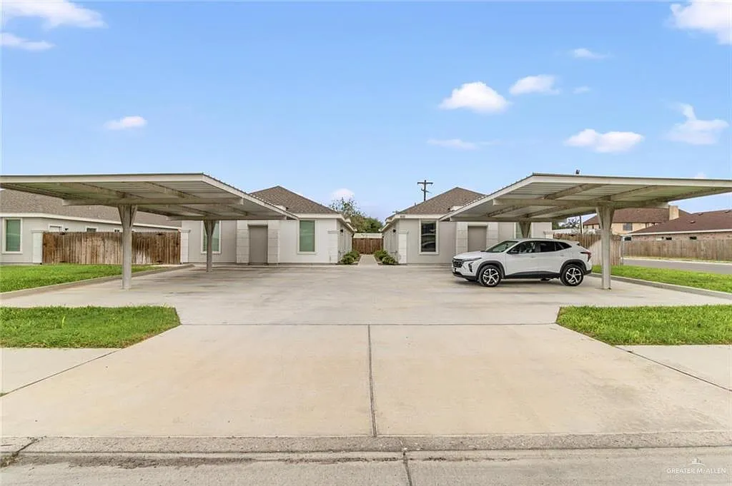 2 bed, 2.0 bath, 928 sqft, $1,075 — Photo 1