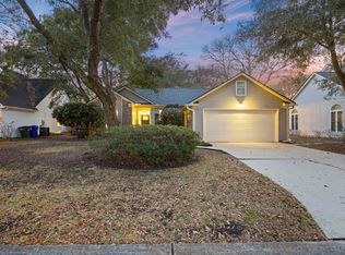 1942 Oak Tree Ln, Mount Pleasant, SC 29464