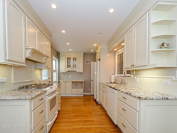 2nd image of 7 Smithwood Dr