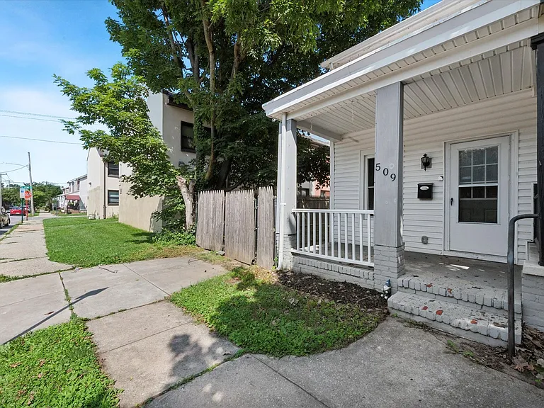 509 E Barnard St — Photo 11