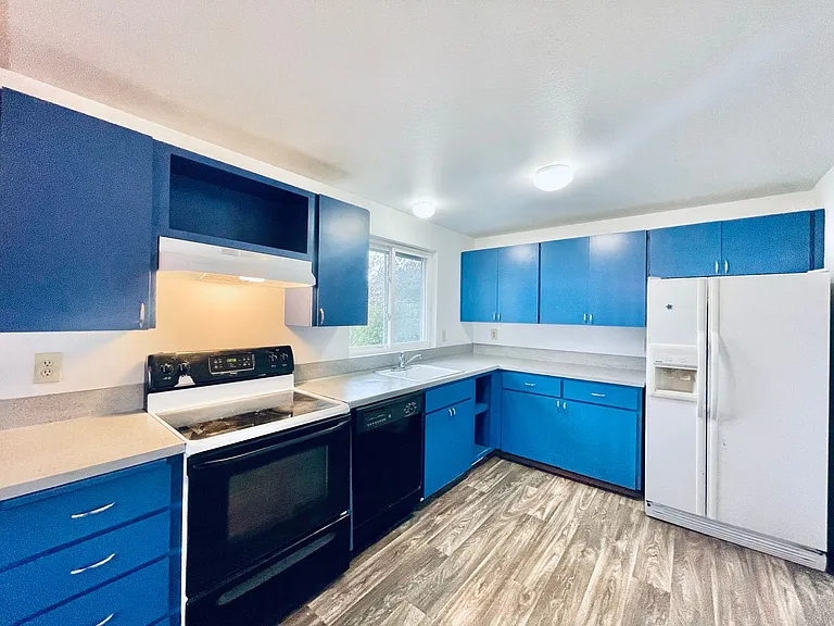 8836 22nd Ave SW — Photo 7