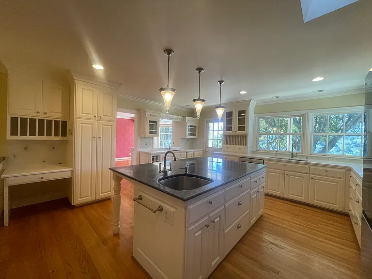 22505 Rolling Hills Rd — Photo 18