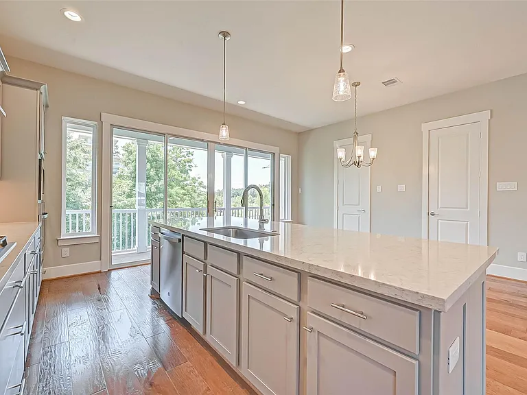 67 Thorpe Ln — Photo 15