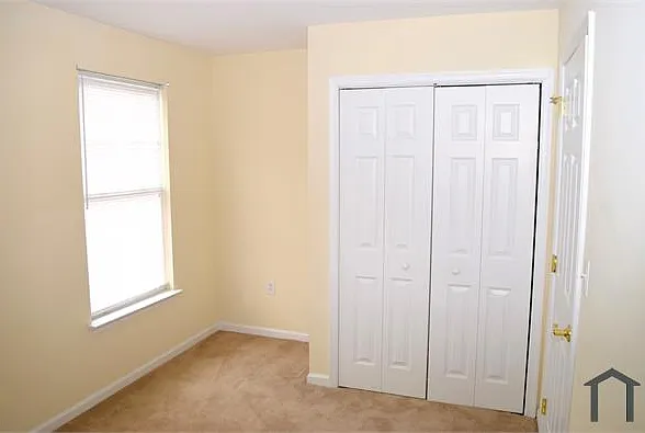 3 bed, 1350 sqft, $2,000 — Photo 3