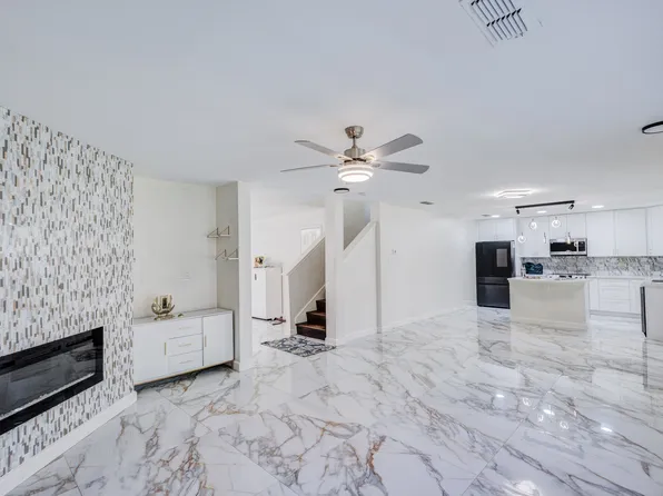 519 Darlene Trl, Euless, TX 76039