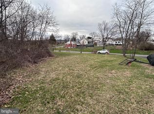 140 Jackson Rd, Gilbertsville, PA 19525