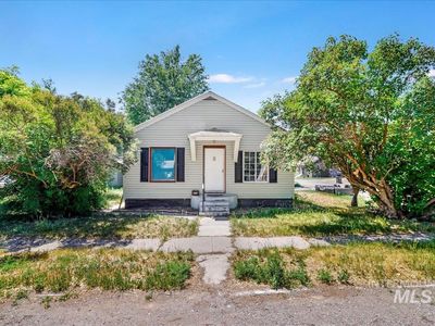 202 E 2nd St, Shoshone, ID, 83352