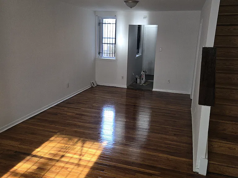 420 N Wilton St — Photo 2