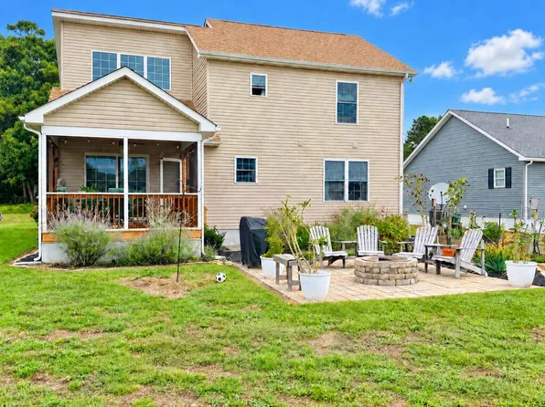 37310 Doubloon Dr, Greenbackville, VA 23356