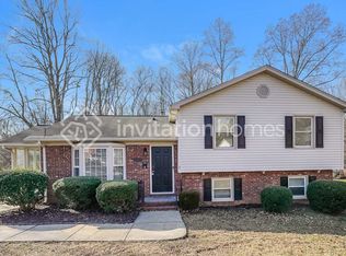 3700 Whitfield Rd, Winston Salem, NC 27105