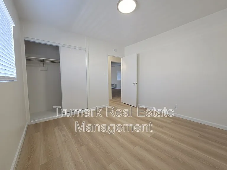 328 W Loraine St #9 — Photo 8