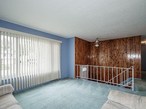 2nd image of 640 Saint Lawrence Blvd