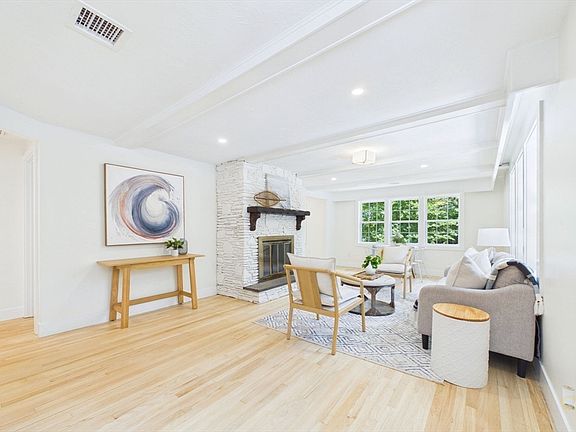 5th image of 24 David Rd