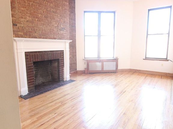 4th image of 107 W 74th St #4