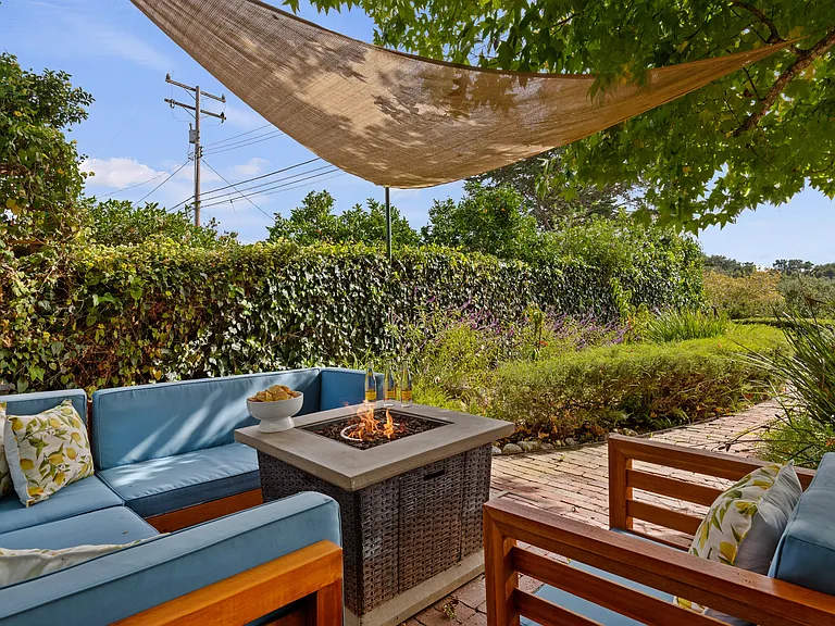 1476 Crestline Dr — Photo 32