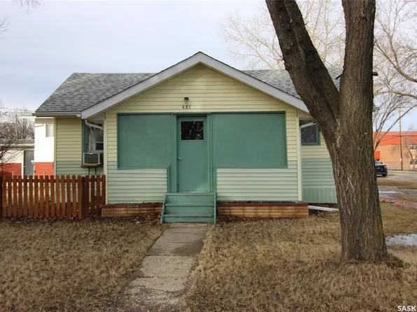 491 1st STREET W, Shaunavon, SK S0N 2M0
