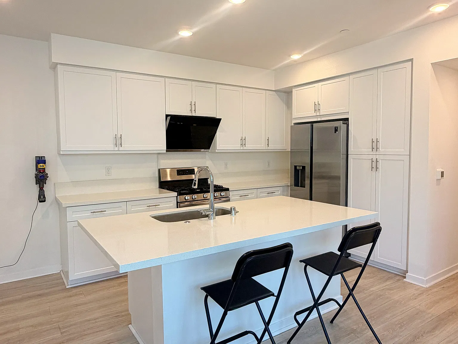 2 bed, 987 sqft, $2,950 — Photo 3