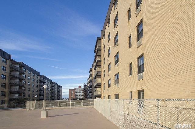 2nd image of 854 E Broadway APT 3D