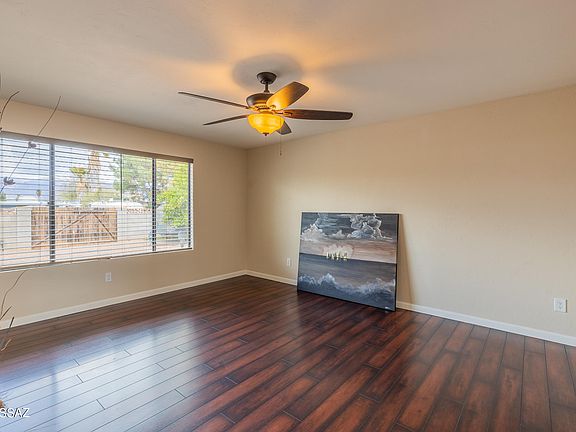 5th image of 9271 E Holmes St