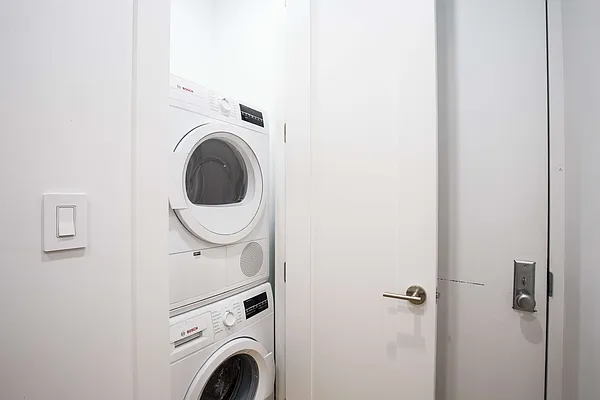 Rented by Nooklyn NYC LLC | media 21