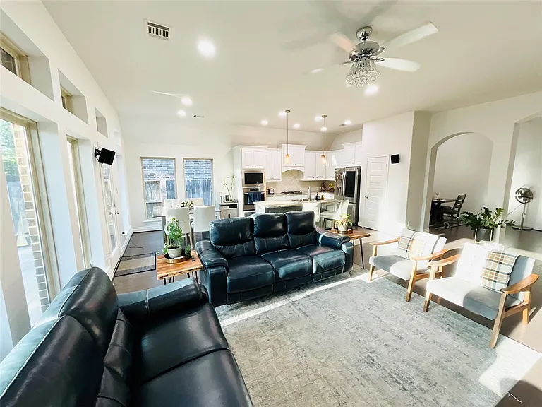 2507 Elmwood Trl — Photo 23